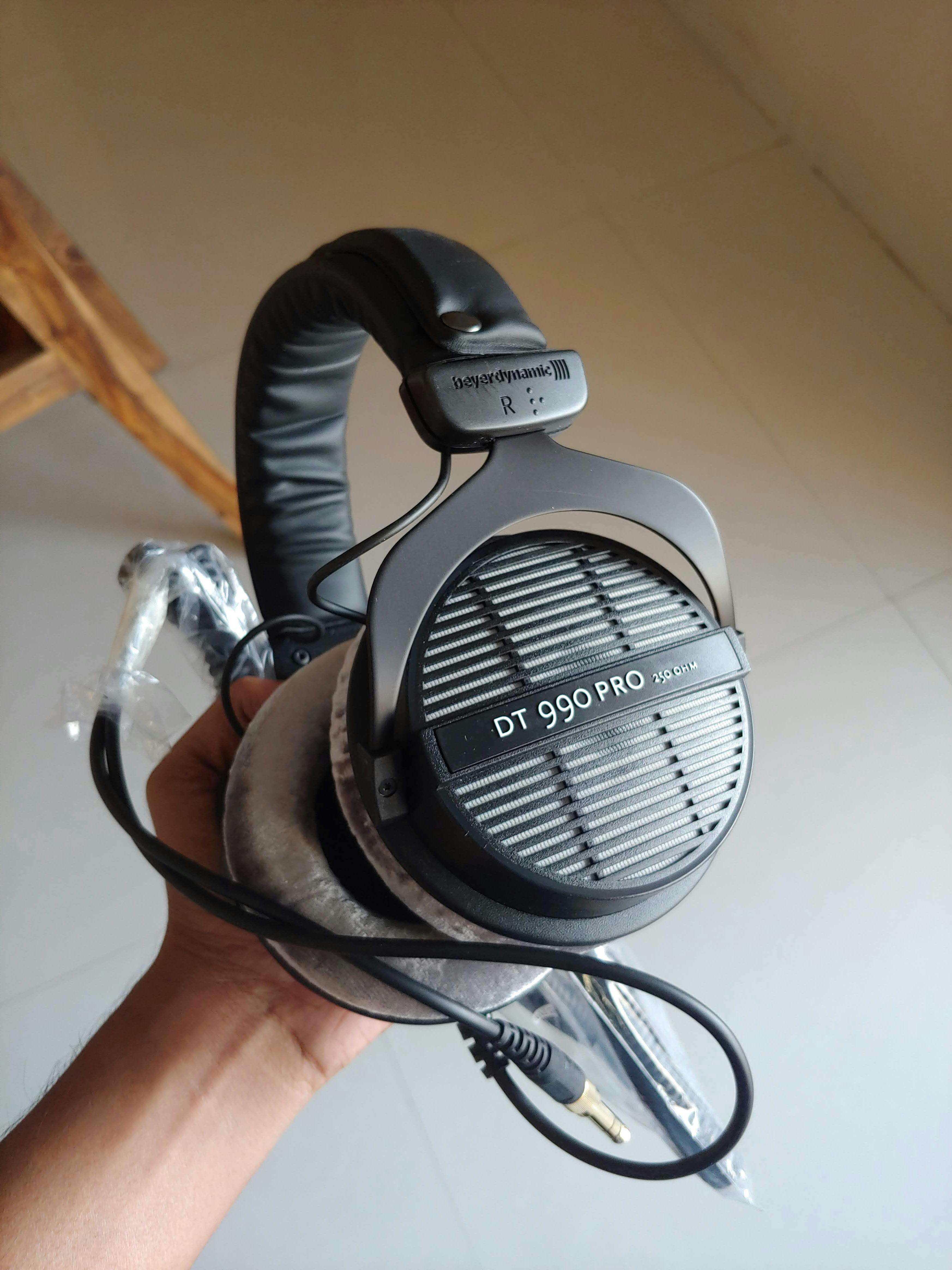 beyerdynamic - dt 990 pro